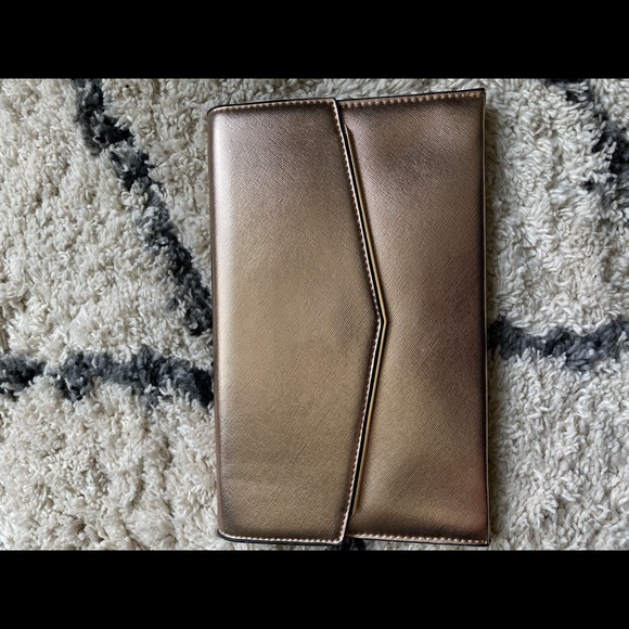 Clutch - Picture 4 of 4